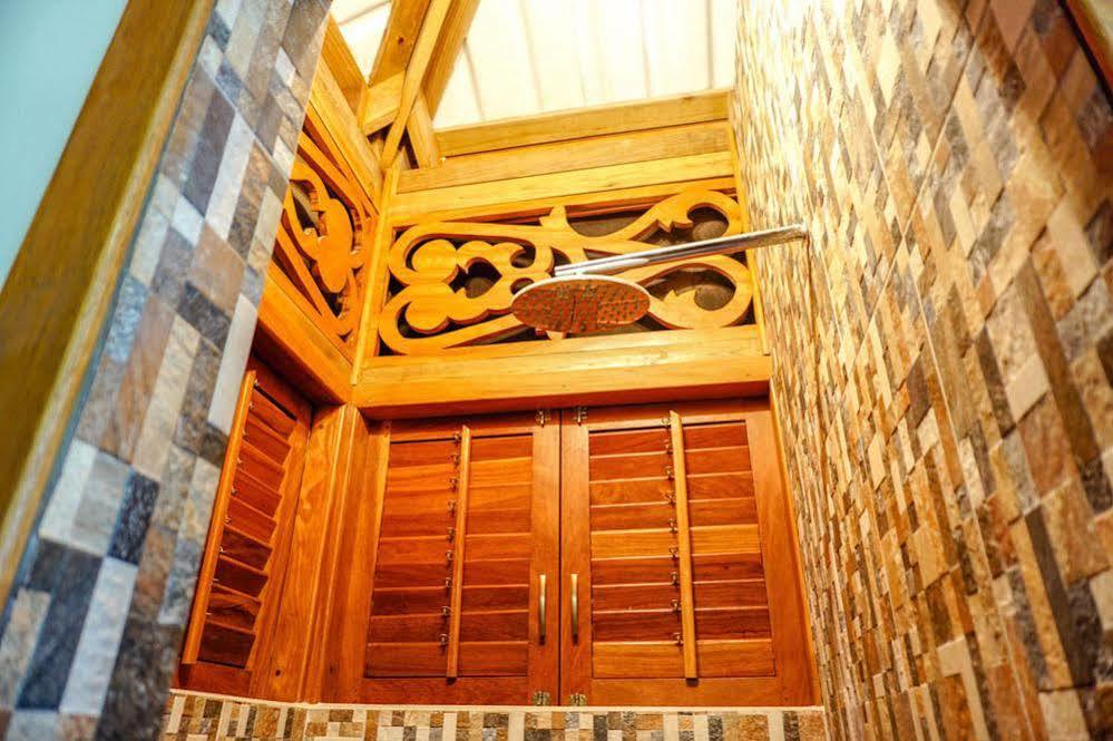 The Hummingbird Hotel Bocas Town Exterior photo